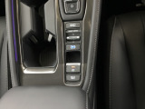 スマートな電子制御式パーキングブレーキに加え、渋滞時などでブレーキペダルから足を離しても停車を維持するオートブレーキホールド機能により、運転がより快適になります。