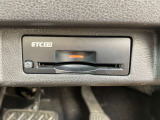 ETC2・0 ナビゲーションと連動モデル。充実したETC機能に加えて、ITSスポットとの高速、大容量、双方向の通信が可能で、次世代の運転支援サービスを受けることができます。