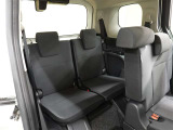 3列目シートは折りたたみ可能です。キャンプ用品など大きな荷物もばっちり収納可能です!