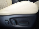 パワーシート搭載。微妙な調整が手軽にでき、ピッタリのポジションで運転することが可能です。