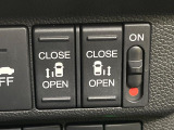 【両側パワースライドドア】スマートキーや運転席のスイッチで後席両側スライドドアの開閉が可能♪電動だから力を入れてドアを開ける必要が無く、小さなお子様でも簡単に開け閉めでき快適です♪
