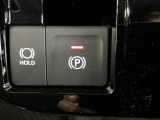 パーキングブレーキはスマートな電子制御式と合わせて渋滞時等にブレーキペダルから足を離しても停車状態を保持してくれるオートブレーキホールド機能で運転が楽になります。スタートはアクセルペダルを踏むだけ