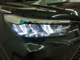 LEDヘッドライトです。LEDヘッドライトは電球が切れにくく長寿命で且つ省電力。夜間の運転がとてもラクになりますよ♪