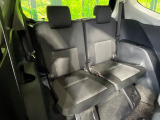 3列目シートはもちろん状態良好☆大人でもゆったりと座って頂けますので、大人数でのお出かけもラクラクです♪ご家族で、気の知れた仲間で、ドライブに行くのが楽しみですね♪