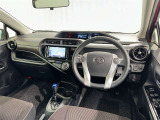 運転席まわりです。 各操作スイッチは使いやすい位置に配置されてます。