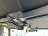 運転席上部の収納スペースです