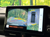 【パノラミックビューモニター】専用のカメラにより、上から見下ろしたような視点で360度クルマの周囲を確認することができます☆死角部分も確認しやすく、狭い場所での切り返しや駐車もスムーズに行えます。