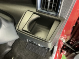 収納タイプのドリンクホルダーは不要な時しまっておけます