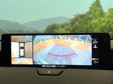 【360&deg;ビューモニター】専用のカメラにより、上から見下ろしたような視点で360度クルマの周囲を確認することができます☆死角部分も確認しやすく、狭い場所での切り返しや駐車もスムーズに行えます。