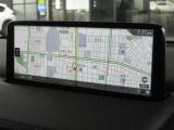 マツダコネクトの10.25インチワイドセンターディスプレイです。『Android Auto』『Apple CarPlay』や独自のコネクテッドサービスに対応したインターフェイスシステムです。
