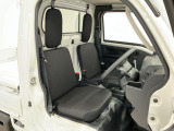 【運転席・助手席】内装ルームクリーニング済みです。しっかり綺麗にしていますので、是非、お確かめください。車に自信があるからこそ、是非一度ご来店頂き内外装も見てもらえると幸いです。