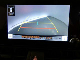【バックカメラ】バックカメラ装着車です。バックする時に、後方の様子をナビ画面に表示します!慣れない駐車場での駐車や、せまい場所での車庫入れの時も、安全確認OK!思いがけずコツン!なんて事も防げますヨ