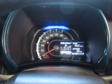 スピードメーター、タコメーター装備。
