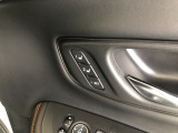 【ドライビングポジションシステム】運転席の高さ・前後スライド・リクライニングの設定を、2名分まで記憶・呼び出しが可能です!