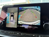 【アラウンドビューモニター】上空から見下ろしているかのような映像で駐車をサポート。安心です。