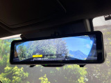 【デジタルルームミラー】後席の大きな荷物や同乗者で後方が確認しづらい時でも安心!カメラが撮影した車両後方の映像をルームミラー内に表示。クリアな視界で状況の確認が可能です!