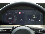 【メーターパネル】素早く車の情報が読み取れる、視認性に優れたシンプルなデザインのメーターパネルです。