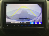 バックでの車庫入れも安心です! リアカメラが付いているバックモニター付のナビを装備しております。操作線もついており距離感も画面から確認できます。