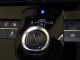 エレクトロシフトマチック(ダイヤル式シフト)です。