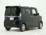 ◆アダプティブクルーズコントロール◆予め設定した車速内でクルマが自動的に加減速。前走車との適切な車間距離を維持しながら追従走行します。【LKAS】車線維持支援システムでステアリング操作を支援。