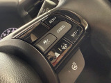 【クルーズコントロール】搭載車です。アクセルペダルを踏み続けることなく一定速度で走り続けられるので高速道路での運転による疲労軽減やアクセル操作を減らして燃費向上にも繋がります。