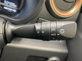 【オートライト】周りの明るさに応じて自動でヘッドライトの点灯・消灯ができる機能です!ライトの付け忘れ・消し忘れなどが無くなり、雨の日や夕方の走行も安心!トンネル通過時も便利ですね♪