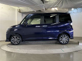 助手席側は電動スライドドアになってます。運転席やキーのリモコンで開閉できるので手が塞がっていても楽に積み降ろし出来ますよ。