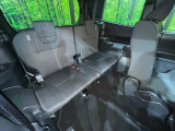 3列目シートはもちろん状態良好☆大人でもゆったりと座って頂けますので、大人数でのお出かけもラクラクです♪ご家族で、気の知れた仲間で、ドライブに行くのが楽しみですね♪