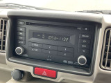 使いやすい純正CDチューナーが装着しております。