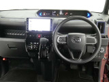 運転席からの視界はこんな感じです☆お気軽にご来店いただき、実際に座って是非お確かめください。ドライバーに寄り添う快適な操作フィールをもたらすステアリングです。