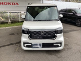お客様に安全で快適なカーライフをお送りいただくために、中古車にも高いレベルの品質基準を設け、その基準に従って、全ての中古車について納車前整備を実施しています。