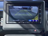 3ビュー切り替えやガイド線表示のバックカメラで、バックでの車庫入れも安心です。