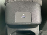 後部座席にもUSB(TYPE C)が付いています。