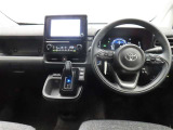ぜひ展示車の運転席に座ってみてください。