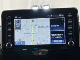 純正ナビを装備。タッチパネル式で使いやすく、お出かけもラクラクです。
