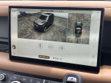 【3Dサラウンドカメラ】車両周辺360度の状況を立体的に表示するシステムで、駐車や狭い場所での運転、オフロード走行時に非常に役立ちます。