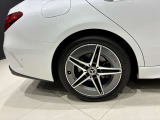 車両は屋内展示しておりますので天候に関係なくごゆっくりコンディションご確認頂けます。車両を倉庫へ保管している場合が御座いますのでご来店前に在庫確認頂けると幸いです。TEL072-784-8800