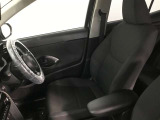 高いホールド性で運転姿勢が安定します。長距離ドライブでも疲れにくいのが魅力です。快適なドライビングライフをお送りください♪