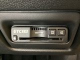 ハンドルの右下にETC2.0がついています。高速道路の料金所の通過も楽々です!。 カードの取り出しもしやすい場所についています。