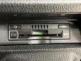 ETC車載器搭載しております。高速道路も料金支払いレーンに並ばず通過でき、とても便利です。ETCカードもお車購入時に入会する事ができます。お気軽にお問い合わせ下さい。