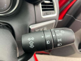 【アダプティブLEDヘッドライト】夜間走行時に先行車や対向車の状況をクルマが判断。ヘッドランプの照射範囲や明るさを自動的に変化させます。