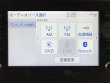 トヨタ純正8インチディスプレイオーディオ装備。