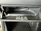 【グローブボックス】収納スペースが沢山あるので車内が散らからずに助かります。ちょっとした物を入れるのにいいですね♪
