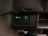 ハンドルの左下にHondaセンシング用の、VSA(ABS+TCS+横滑り抑制)解除スイッチなどがついています。