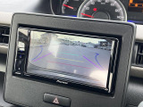 バックカメラ搭載☆モニター付CD/DVDと連動して死角となっている車体後方の状況を映し出し、駐車時のサポートをしてくれます♪