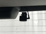 後方ドライブレコーダー装備!追突事故やあおり運転といった後方からのトラブルへの備えとなり、いざと言う時の強い味方です♪