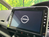 【純正ナビ】人気の純正ナビを装備しております。ナビの使いやすさはもちろん、オーディオ機能も充実!キャンプや旅行はもちろん、通勤や買い物など普段のドライブも楽しくなるはず♪