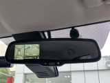 バックガイドモニターで、後方を確認しながら安心して駐車することができます。運転初心者も熟練者も必須の機能ですよ!