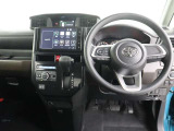 足元広々な運転席です!