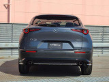 CX-30のエクステリアデザインは、明確なラインを使わず、面の動きのみで表現。アートとしての美しさと生命感を感じさせるデザインを創生しています